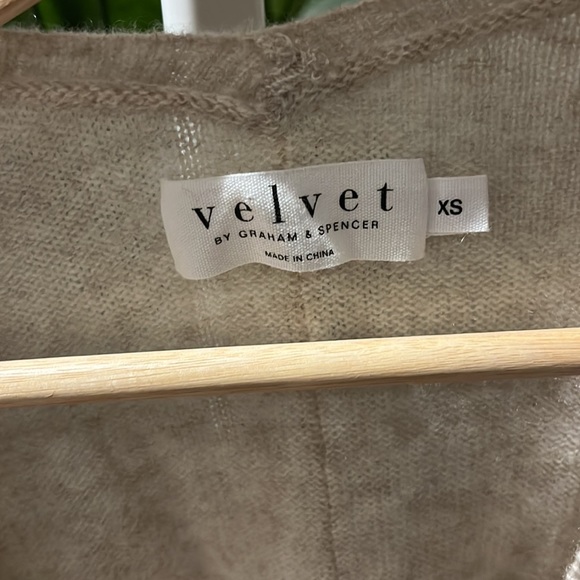 Velvet by Graham & Spencer | Stormy Cashmere Classics V-Neck Sweater - Picture 5 of 6